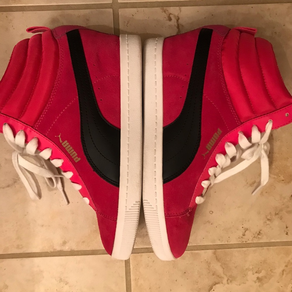 Puma hot pink women’s high tops women’s size 8 EUC